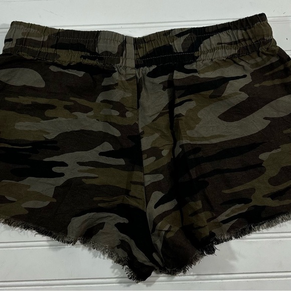 Express Camouflage Camo Shorts Raw Hem Womens Size Small Linen Drawstring - Picture 10 of 12